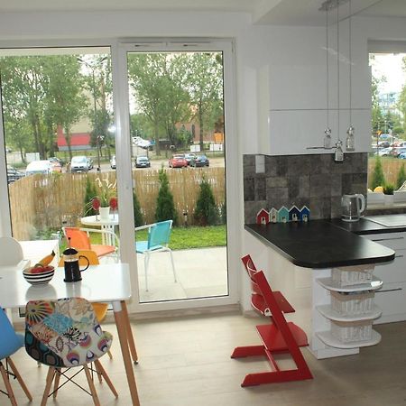 Sunny Sleeps 4 By The Beach With Garden Patio - Gdansk Przymorze Apartment Екстериор снимка