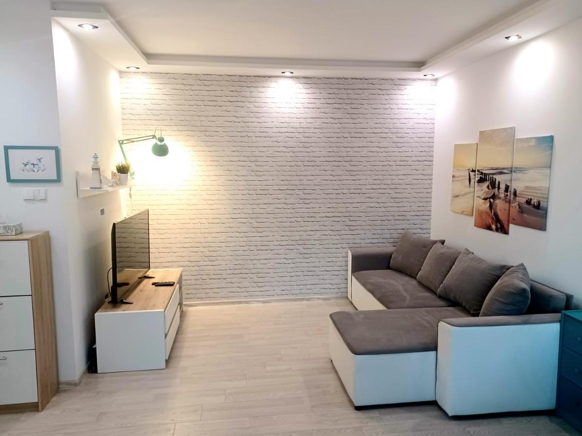 Sunny Sleeps 4 By The Beach With Garden Patio - Gdansk Przymorze Apartment Екстериор снимка